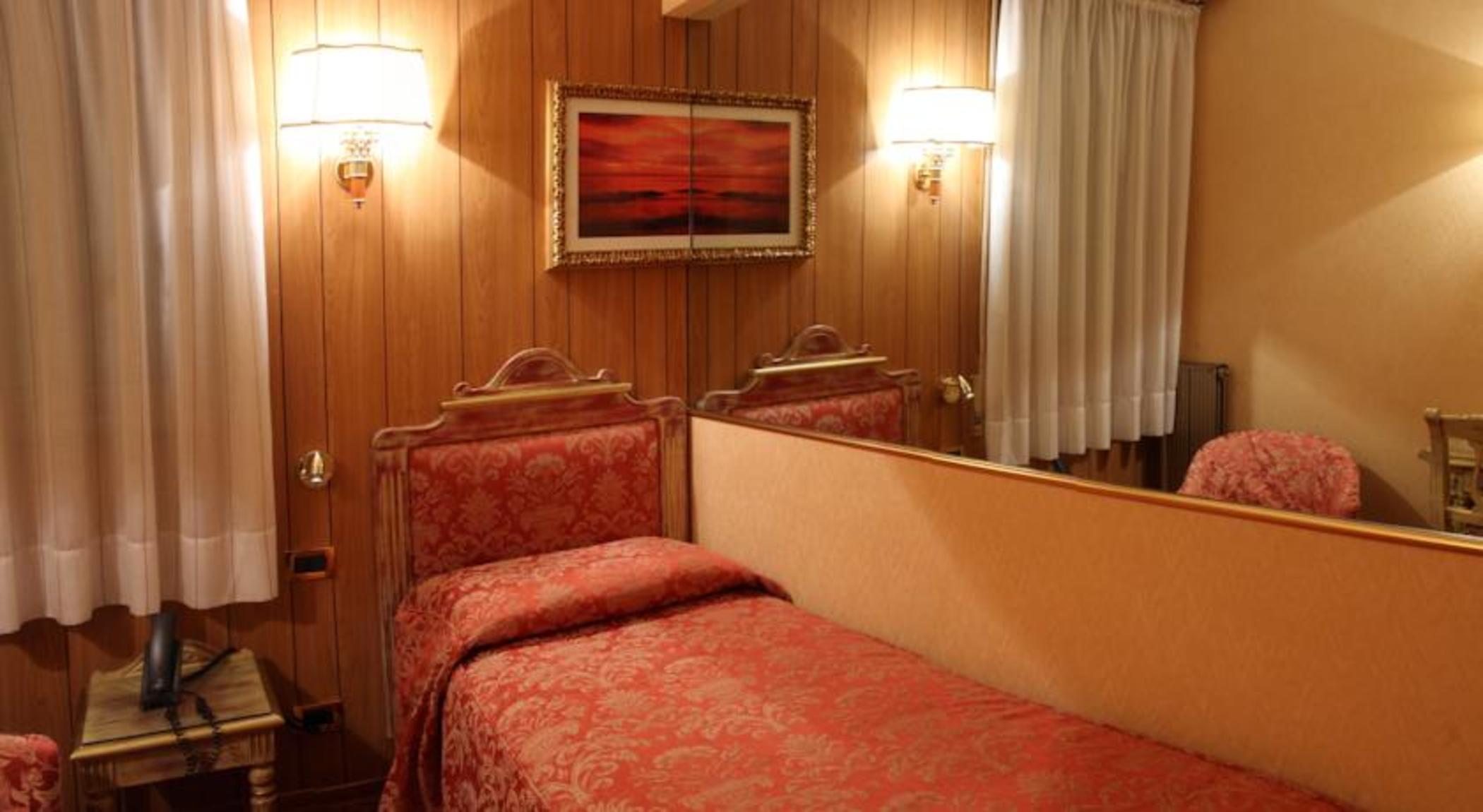 Venezia Hotel 3*